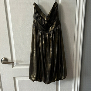 STRAPLESS shiny gold bubble dress